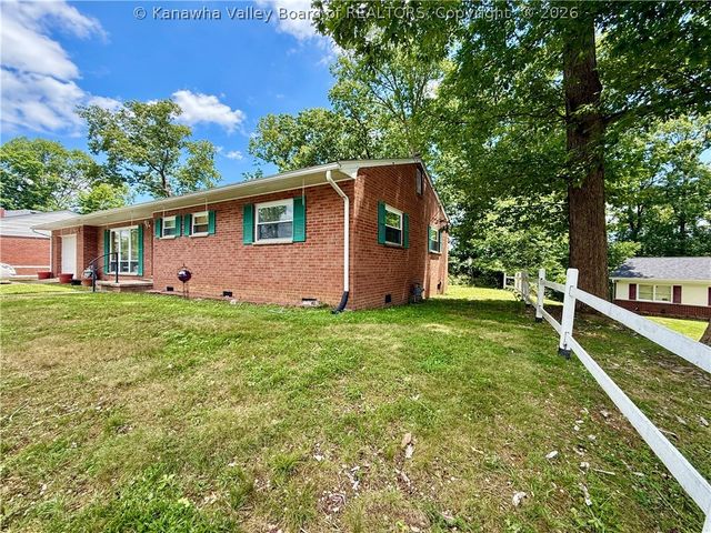 944 S Walnut Street, St Albans, WV 25177