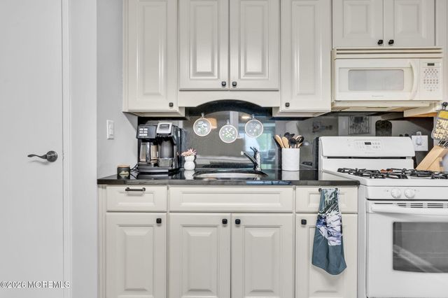 1 A Swallow Street, Manchester, NJ 08759