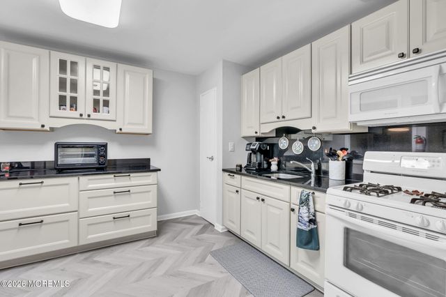 1 A Swallow Street, Manchester, NJ 08759