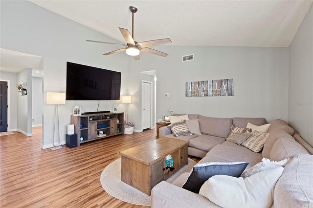 1305 PEACHFIELD DRIVE, Valrico, FL 33596