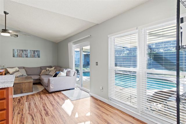 1305 PEACHFIELD DRIVE, Valrico, FL 33596