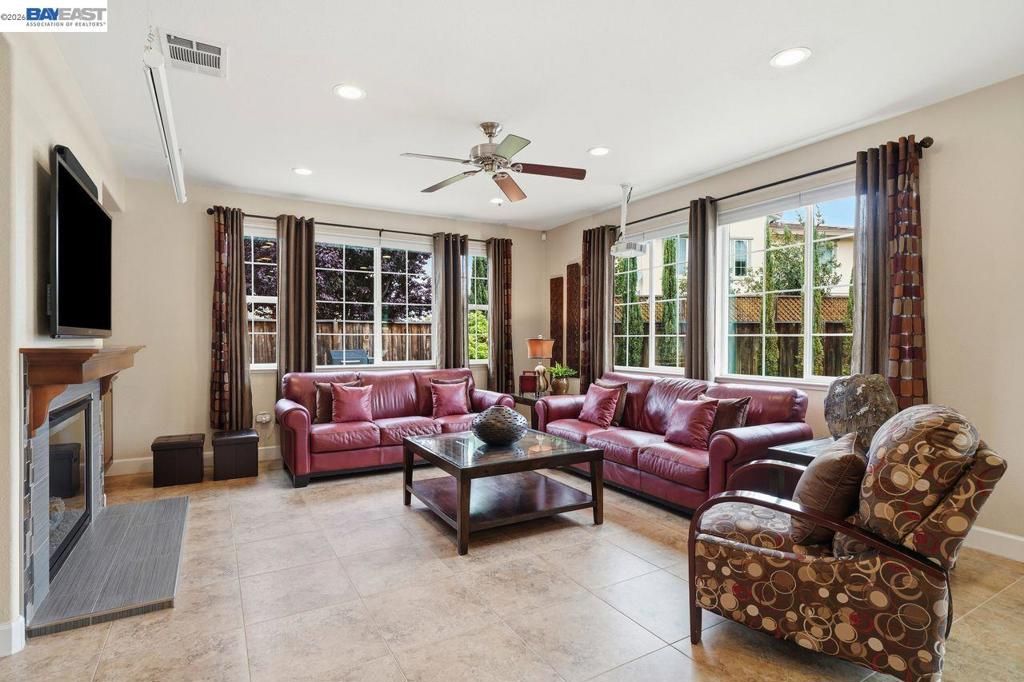 Image 12 of property listing at 2539 BRANDINI DRIVE, Dublin, CA 94568