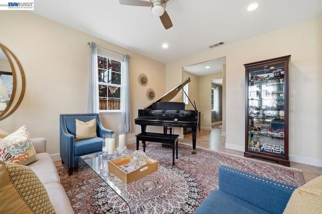 Image 8 of property listing at 2539 BRANDINI DRIVE, Dublin, CA 94568