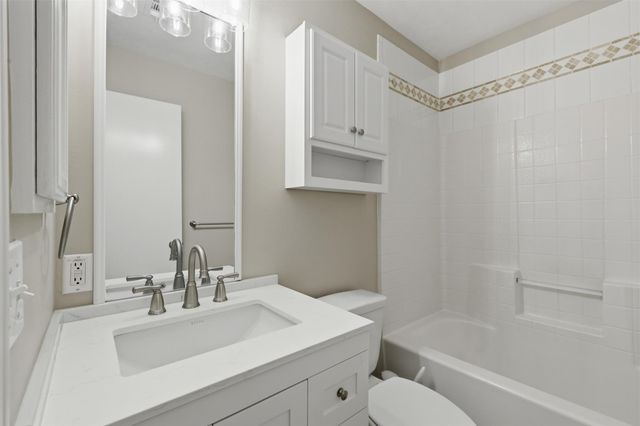 413 Brentwood Drive E, College Station, TX 77840