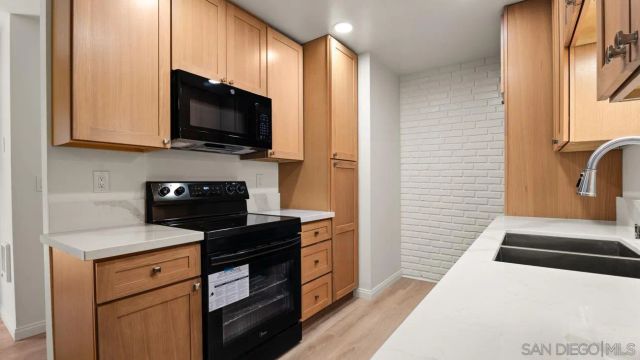 7806 Camino Tranquilo, San Diego, CA 92122