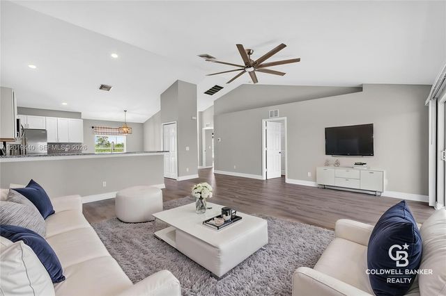 409 NE 25th Ter, Cape Coral, FL 33909