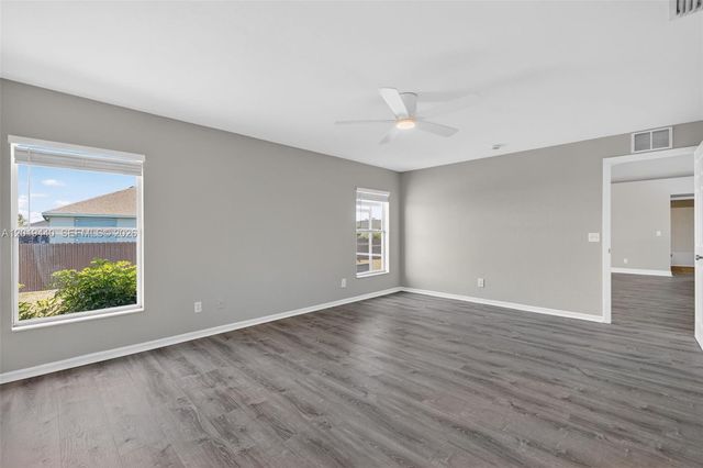 409 NE 25th Ter, Cape Coral, FL 33909