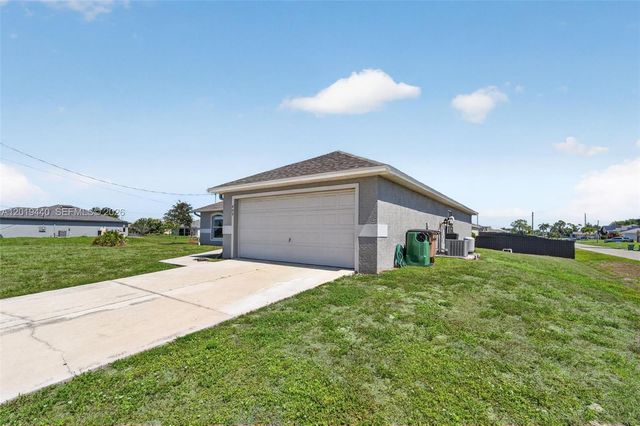 409 NE 25th Ter, Cape Coral, FL 33909