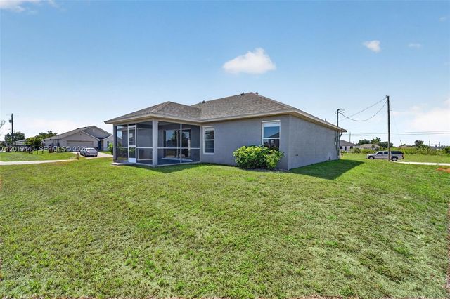 409 NE 25th Ter, Cape Coral, FL 33909