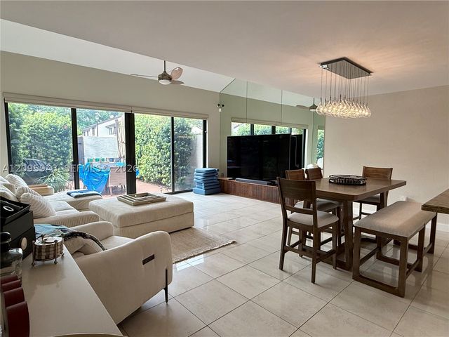 8880 SW 133rd Pl E, Miami, FL 33186