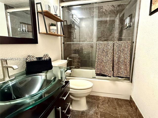 8880 SW 133rd Pl E, Miami, FL 33186