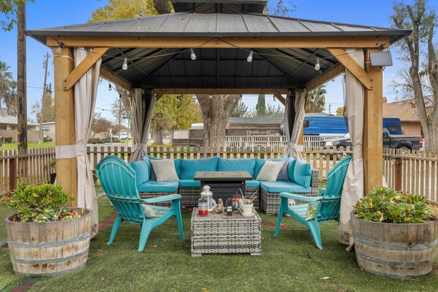 381 Wallis Ave, Gustine, CA 95322