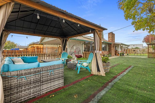 381 Wallis Ave, Gustine, CA 95322