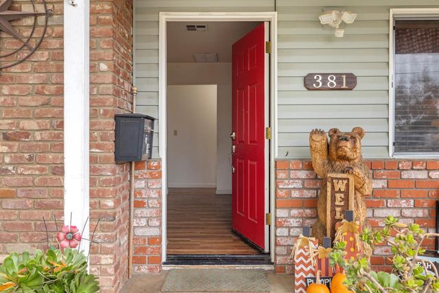 381 Wallis Ave, Gustine, CA 95322
