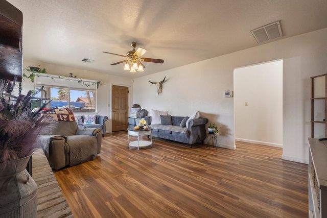 381 Wallis Ave, Gustine, CA 95322