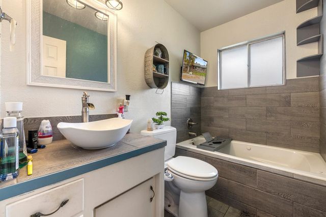 381 Wallis Ave, Gustine, CA 95322