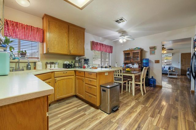 381 Wallis Ave, Gustine, CA 95322