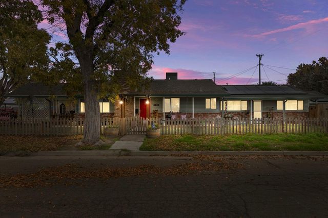 381 Wallis Ave, Gustine, CA 95322