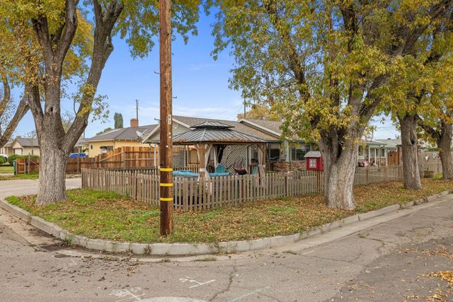 381 Wallis Ave, Gustine, CA 95322
