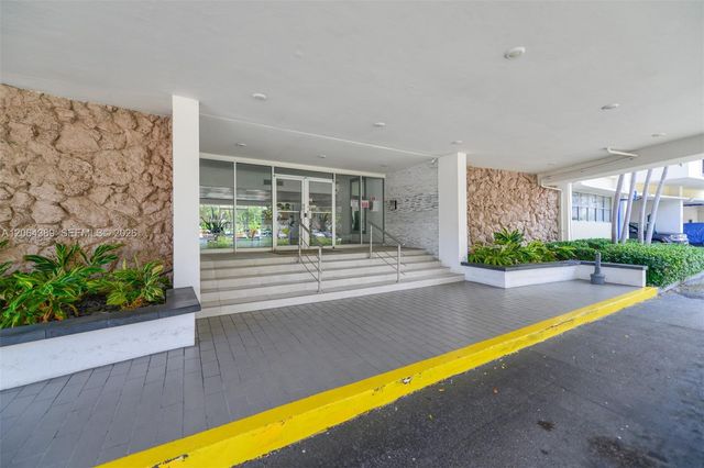 401 Golden Isles Drive 312, Hallandale Beach, FL 33009