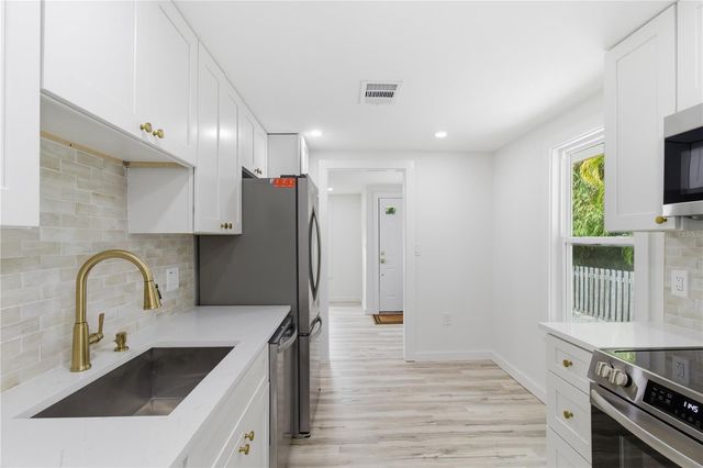 5211 25TH AVENUE S, Gulfport, FL 33707