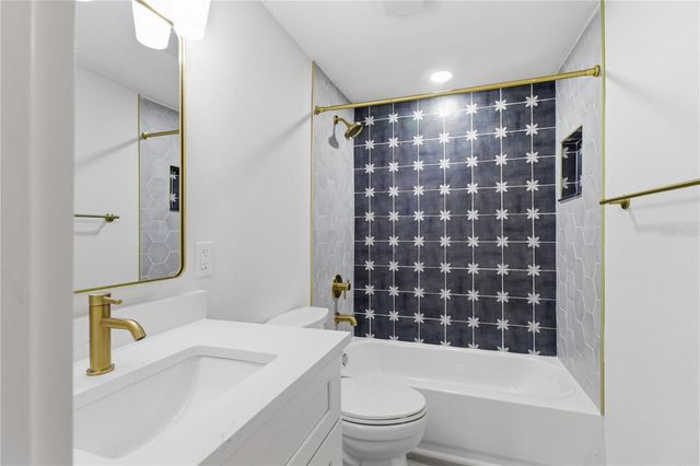 5211 25TH AVENUE S, Gulfport, FL 33707