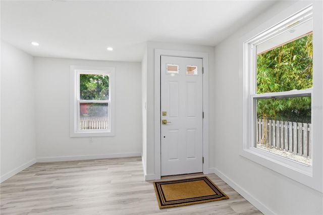 5211 25TH AVENUE S, Gulfport, FL 33707