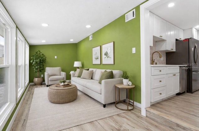 5211 25TH AVENUE S, Gulfport, FL 33707