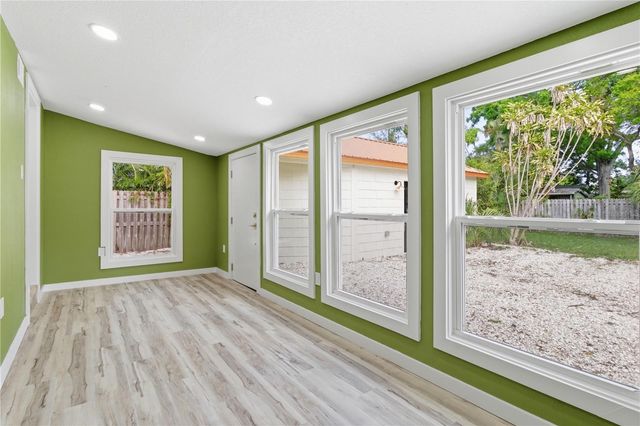 5211 25TH AVENUE S, Gulfport, FL 33707