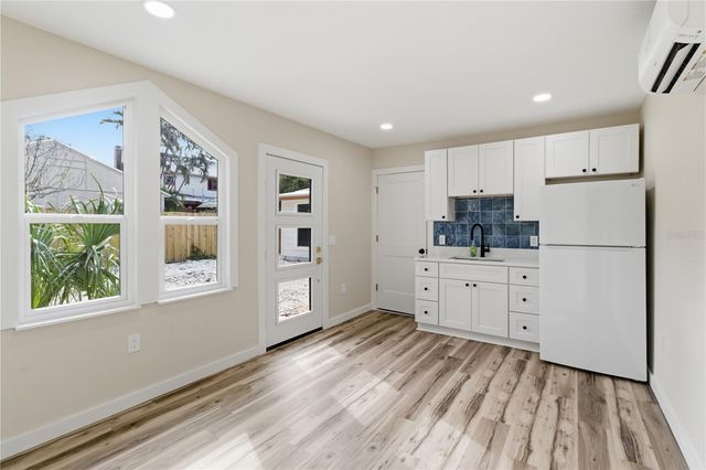 5211 25TH AVENUE S, Gulfport, FL 33707