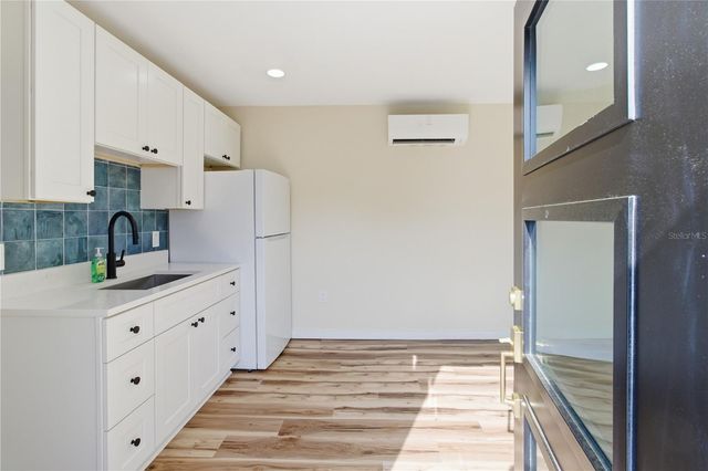 5211 25TH AVENUE S, Gulfport, FL 33707