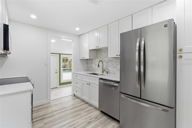 5211 25TH AVENUE S, Gulfport, FL 33707