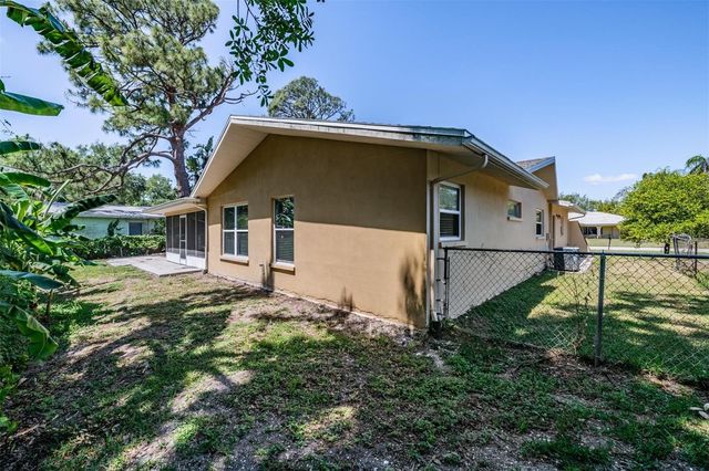 1124 DANNY DRIVE, Sarasota, FL 34243