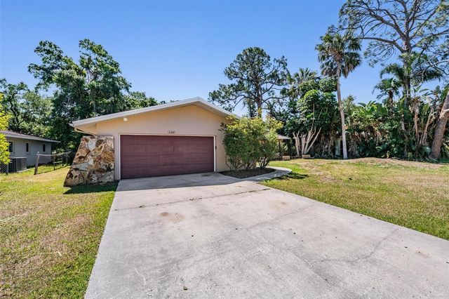 1124 DANNY DRIVE, Sarasota, FL 34243