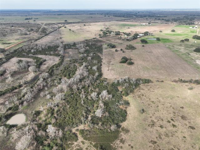 000 Schindler Road, Alleyton, TX 78935