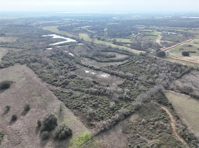 000 Schindler Road, Alleyton, TX 78935