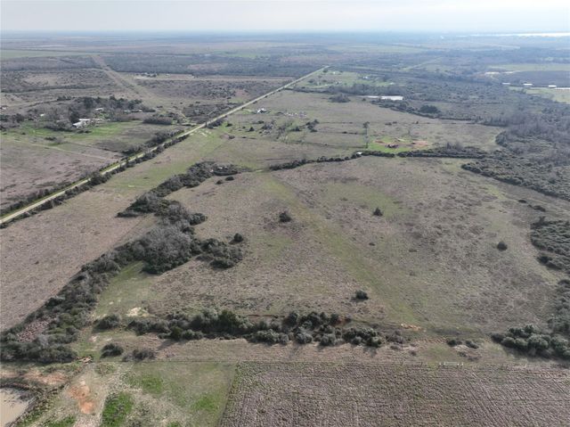 000 Schindler Road, Alleyton, TX 78935
