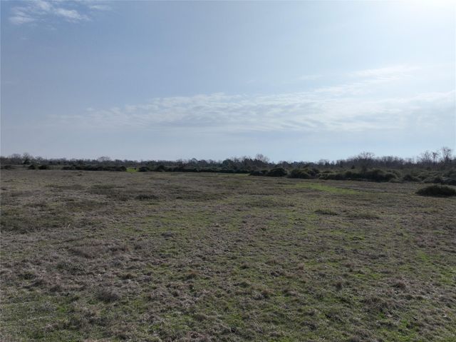 000 Schindler Road, Alleyton, TX 78935