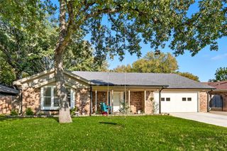 2908 Steve Drive, Hurst, TX 76054