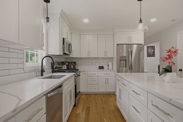 724 Woodman St, Fall River, MA 02724