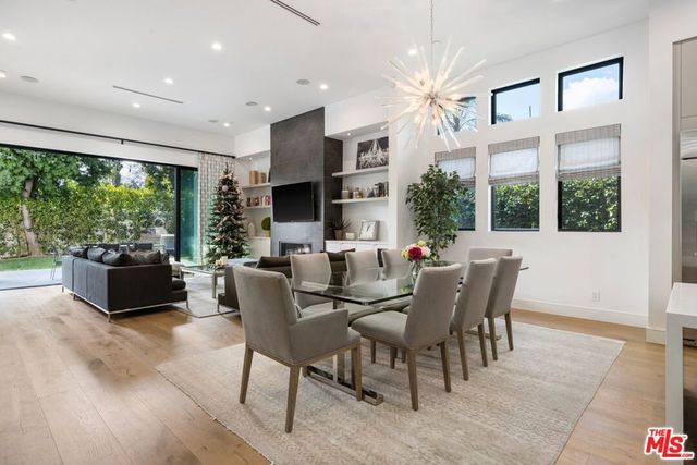 15030 Hartsook Street, Sherman Oaks, CA 91403