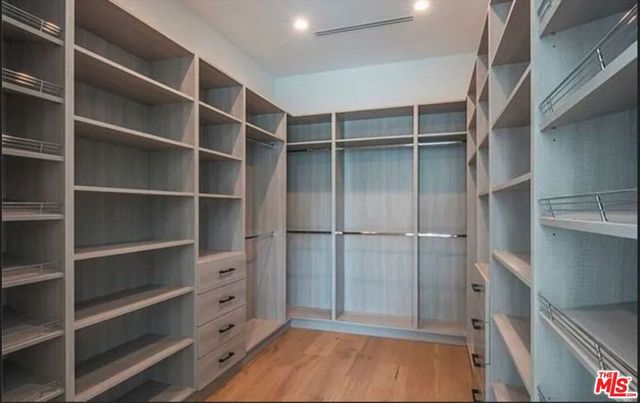 15030 Hartsook Street, Sherman Oaks, CA 91403