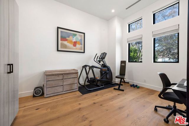 15030 Hartsook Street, Sherman Oaks, CA 91403
