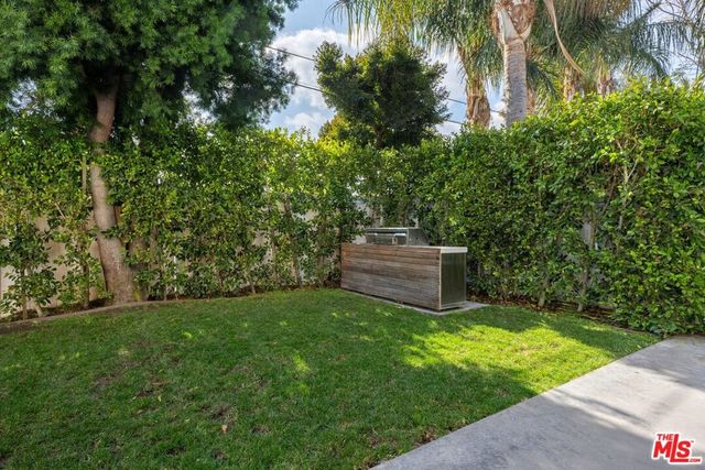 15030 Hartsook Street, Sherman Oaks, CA 91403