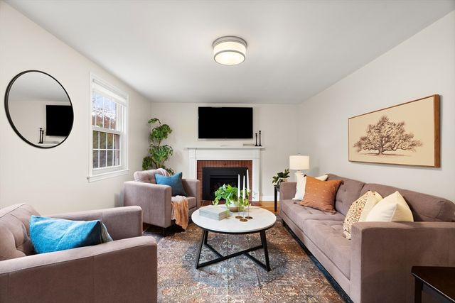 113 Graniteville Rd, Chelmsford, MA 01824