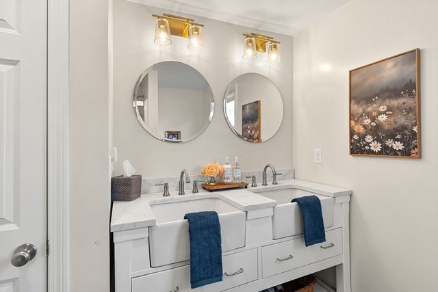 113 Graniteville Rd, Chelmsford, MA 01824