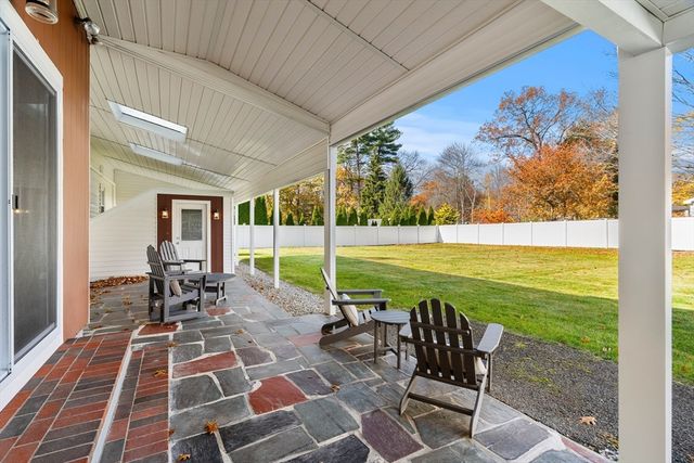 113 Graniteville Rd, Chelmsford, MA 01824