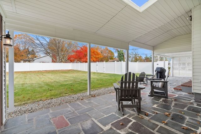 113 Graniteville Rd, Chelmsford, MA 01824