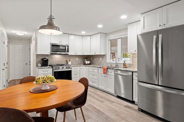 113 Graniteville Rd, Chelmsford, MA 01824