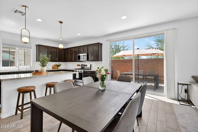 14253 W BUCKSKIN Trail, Surprise, AZ 85387
